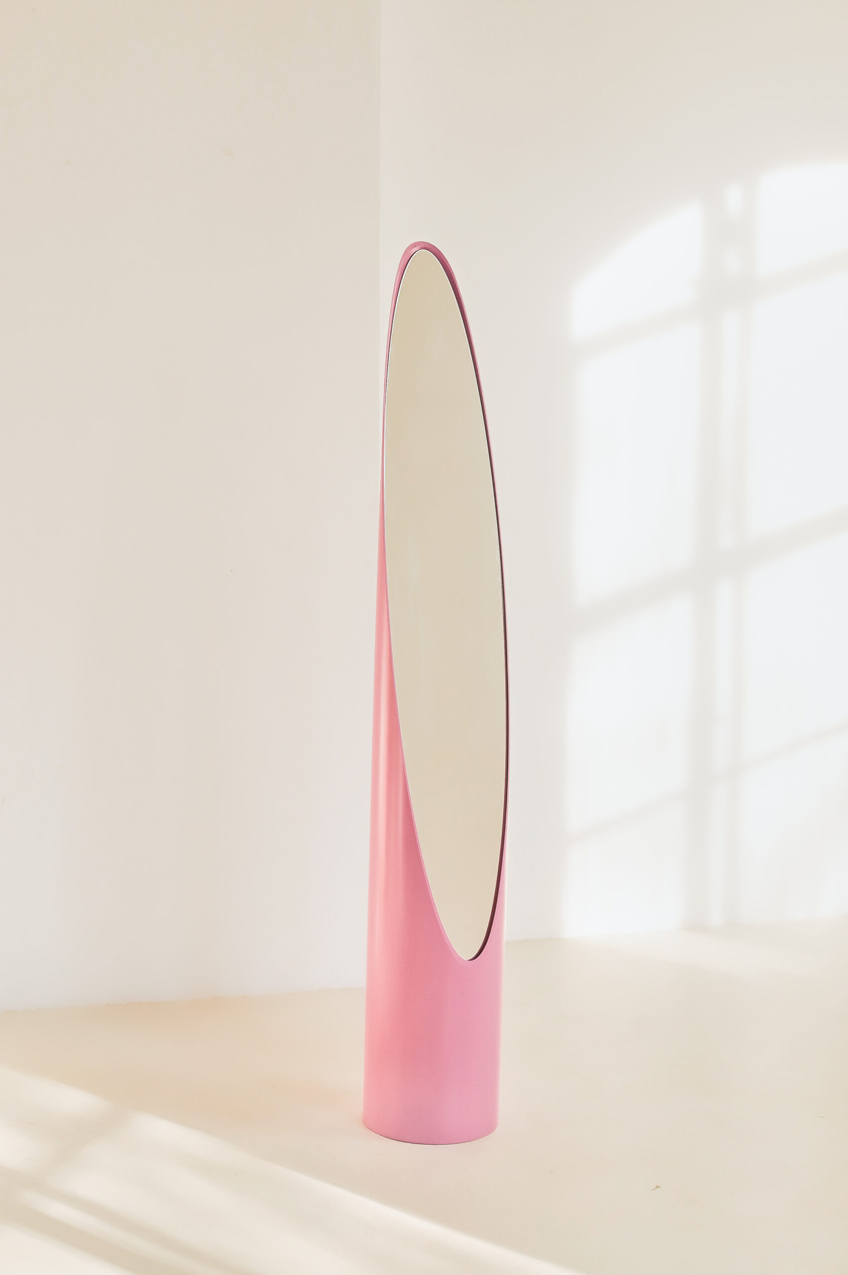ゆ*ン様 Unghia Lipstick Mirror Unghia mirror in pink by Rodolfo Bonetto – Lipstick mirror